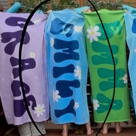 Emily floral printed beach towel - Picture 1 of 1